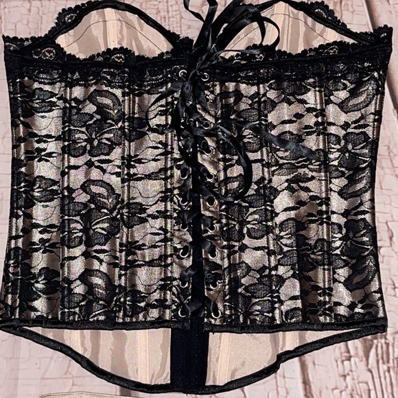 NWOT ADORE ME BLACK/CREAM BUSTIER W/THONG PANTY SZ XL - Picture 6 of 9